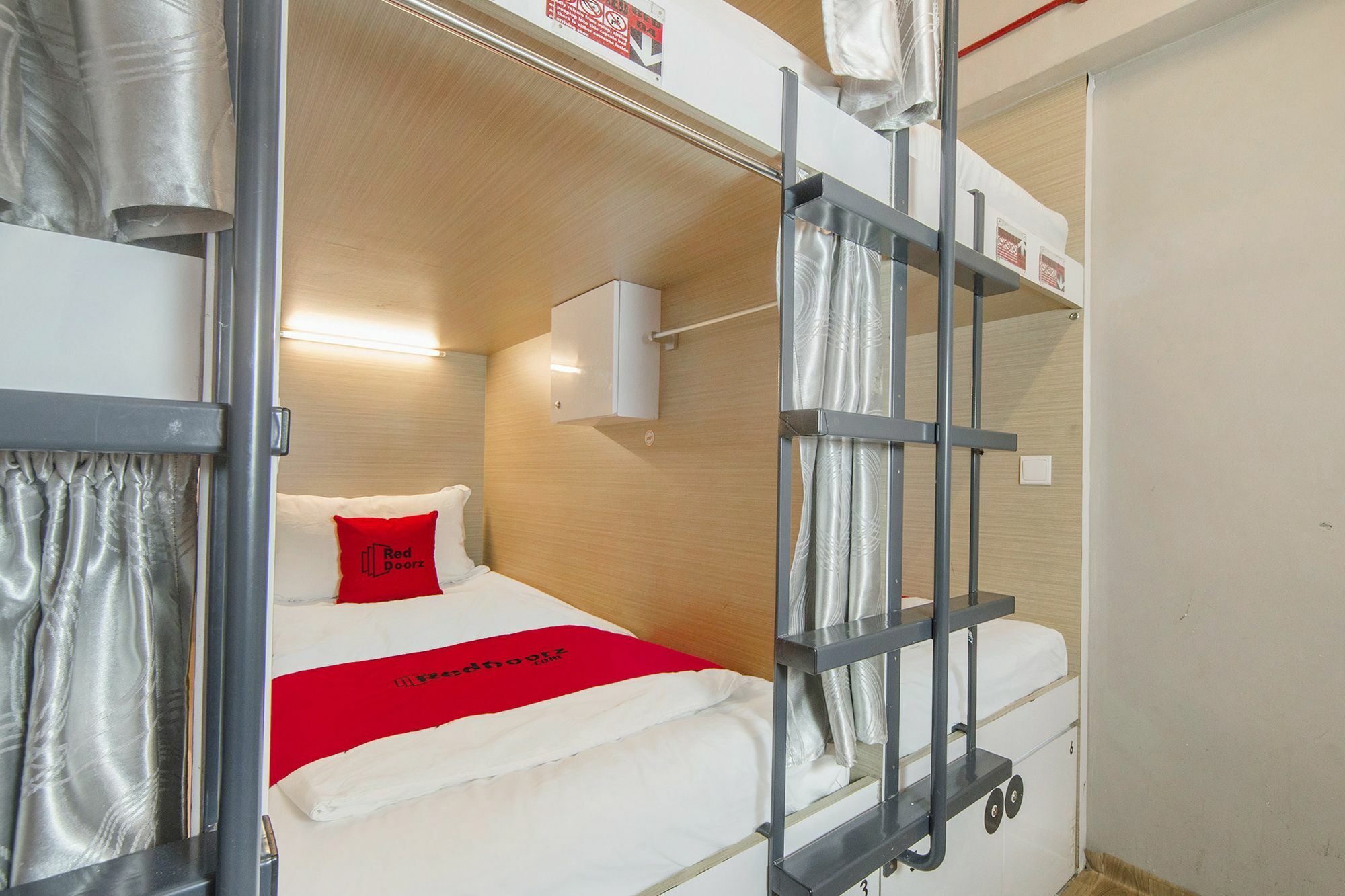 Reddoorz Hostel @ Jalan Besar Singapour Extérieur photo